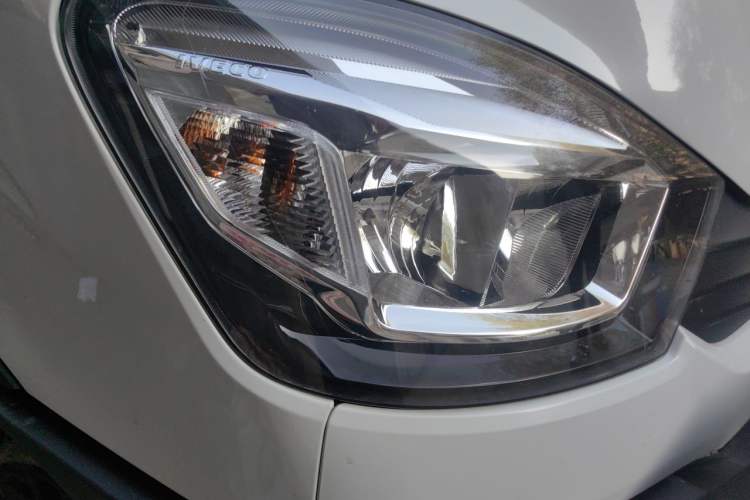 Used Iveco Eurocargo 2020 2.3T Manual Super Rui Short Wheelbase Low-Roof High-Power F1A Right Front Headlight