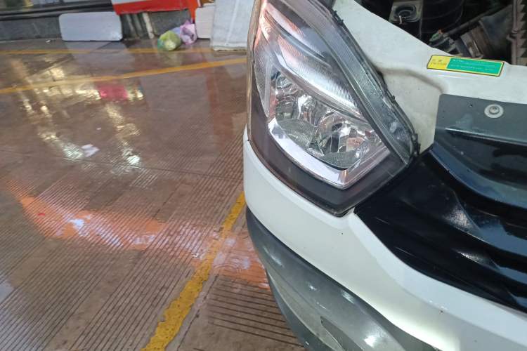 Used Iveco Eurocargo 2020 2.3T Manual Super-Rui Short Wheelbase High Roof High-Performance F1A Right Front Headlight