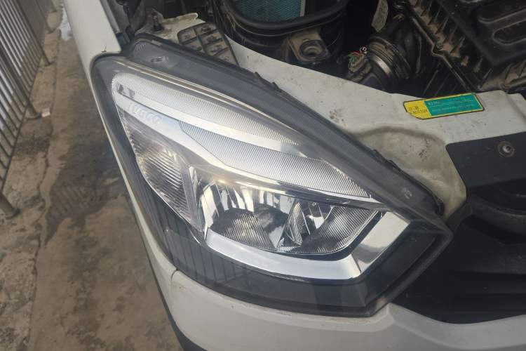 Used Iveco Eurocargo 2020 2.3T Manual Super Rui Long Wheelbase Short Overhang High Roof High Performance F1A Right Front Headlight