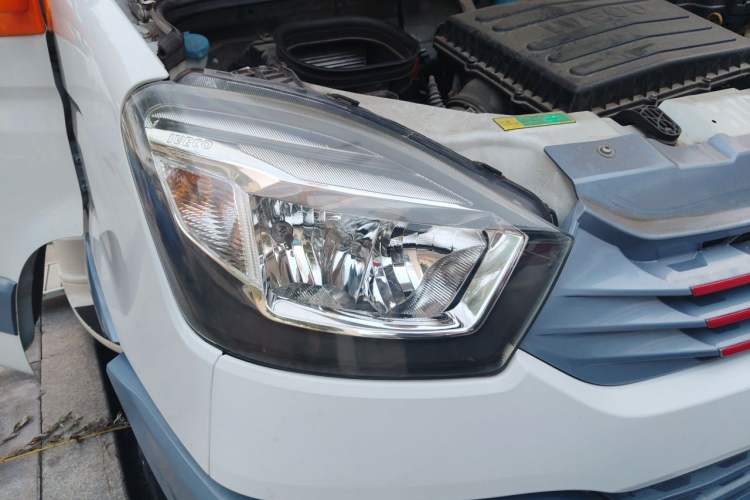 Used Iveco Eurocargo  Right Front Headlight