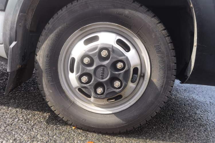 Used Iveco Eurocargo 2020 2.3T Manual Super Rui Long Wheelbase Short Overhang High Roof High Performance F1A Right Front Wheel Hub