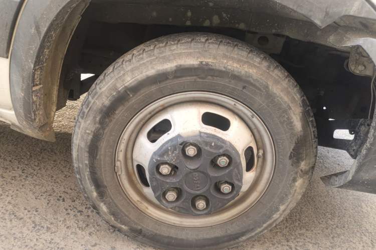 Used Iveco Eurocargo  Right Front Wheel Hub