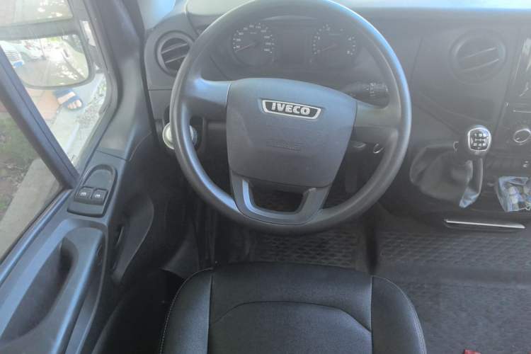 Used Iveco Eurocargo 2020 2.3T Manual Super-Rui Short Wheelbase High Roof High-Performance F1A Steering Wheel