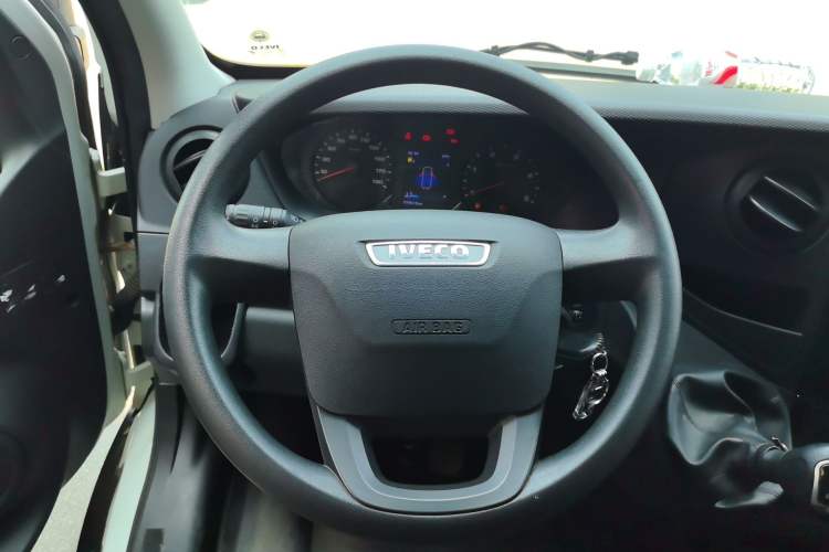 Used Iveco Eurocargo 2020 2.3T Manual Super-Rui Short Wheelbase High Roof High-Performance F1A Steering Wheel