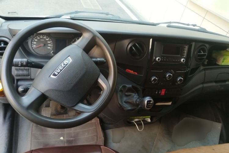 Used Iveco Eurocargo 2020 2.3T Manual - Yunrui Manual Door Short Wheelbase Low Roof Low Power F1A Steering Wheel