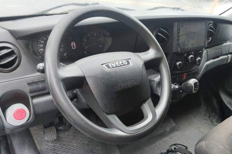 Used Iveco Eurocargo 2020 2.3T Manual Super-Rui Short Wheelbase High Roof High-Performance F1A Steering Wheel