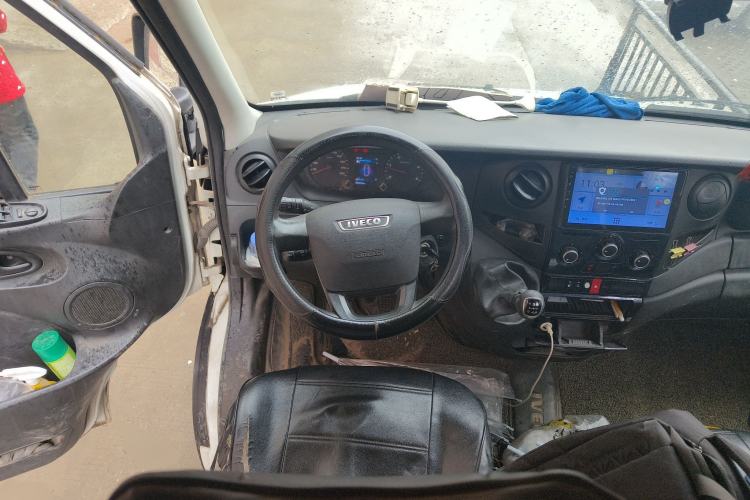 Used Iveco Eurocargo 2020 2.3T Manual Super Rui Short Wheelbase Low-Roof High-Power F1A Steering Wheel