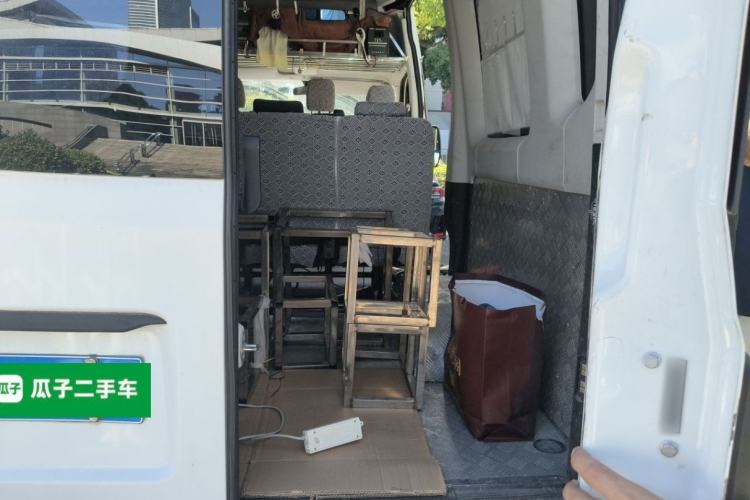Used Iveco Eurocargo 2020 2.3T Manual Super Rui Long Wheelbase Short Overhang High Roof China VI F1A Trunk