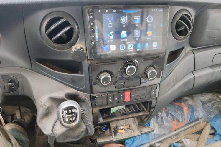 Used Iveco Eurocargo 2021 2.0T Manual Super-Rui Long Wheelbase Short Overhang High Roof Manual Doors F1A Audio And AC Panel