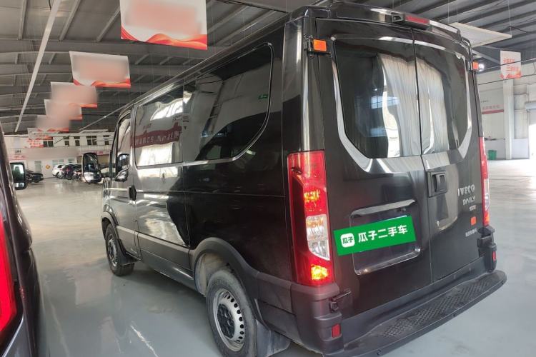 Used Iveco Eurocargo 2021 2.0T Manual Super-Rui Short Wheelbase Low-Roof Side-Hinged Door F1A Exterior 2