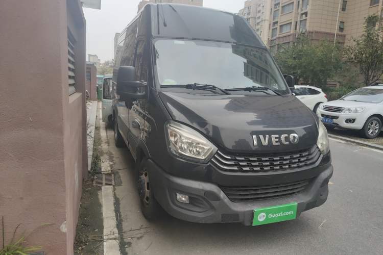Used Iveco Eurocargo 2021 2.0T Manual Super Rui Long Wheelbase Short Overhang High Roof Side-Sliding Door F1A Front Right 45 Deg