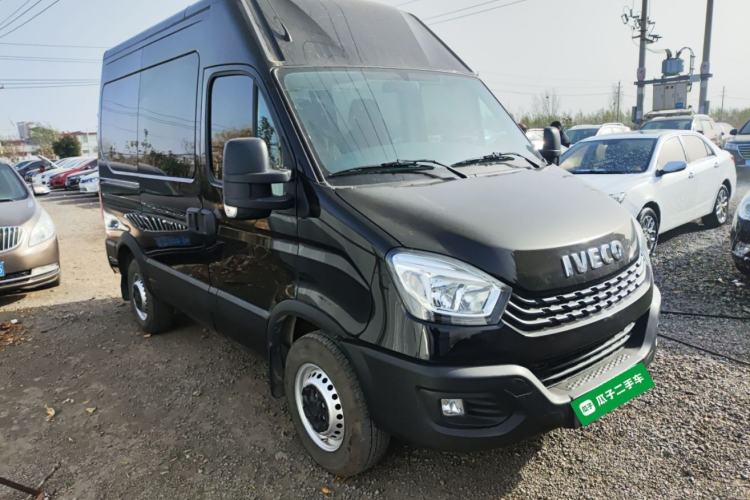 Used Iveco Eurocargo 2021 2.0T Manual Super-Rui Short Wheelbase High-Roof Side-Sliding Door F1A Front Right 45 Deg