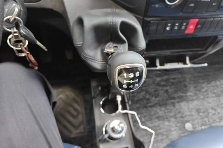 Used Iveco Eurocargo 2021 2.0T Manual Super-Rui Short Wheelbase Low-Roof Side-Hinged Door F1A Gear Lever