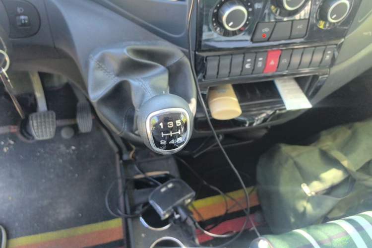 Used Iveco Eurocargo 2021 2.0T Manual Super-Rui Short Wheelbase Low-Roof Side-Hinged Door F1A Gear Lever
