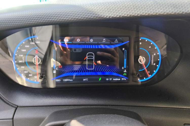 Used Iveco Eurocargo 2021 2.0T Manual Super Rui Long Wheelbase Short Overhang High Roof Side-Sliding Door F1A Instrument Cluster