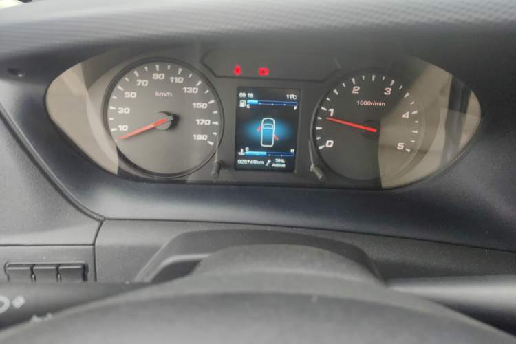 Used Iveco Eurocargo 2021 2.0T Manual Super-Rui Short Wheelbase Low-Roof Side-Hinged Door F1A Instrument Cluster