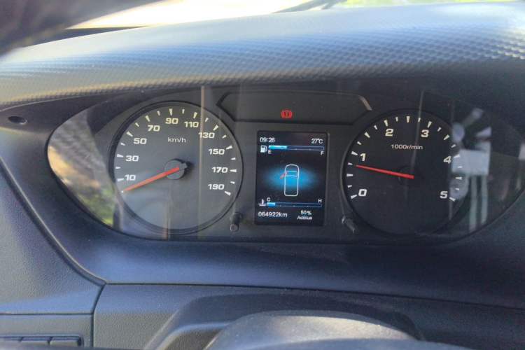 Used Iveco Eurocargo 2021 2.0T Manual Super-Rui Short Wheelbase Low-Roof Side-Hinged Door F1A Instrument Cluster