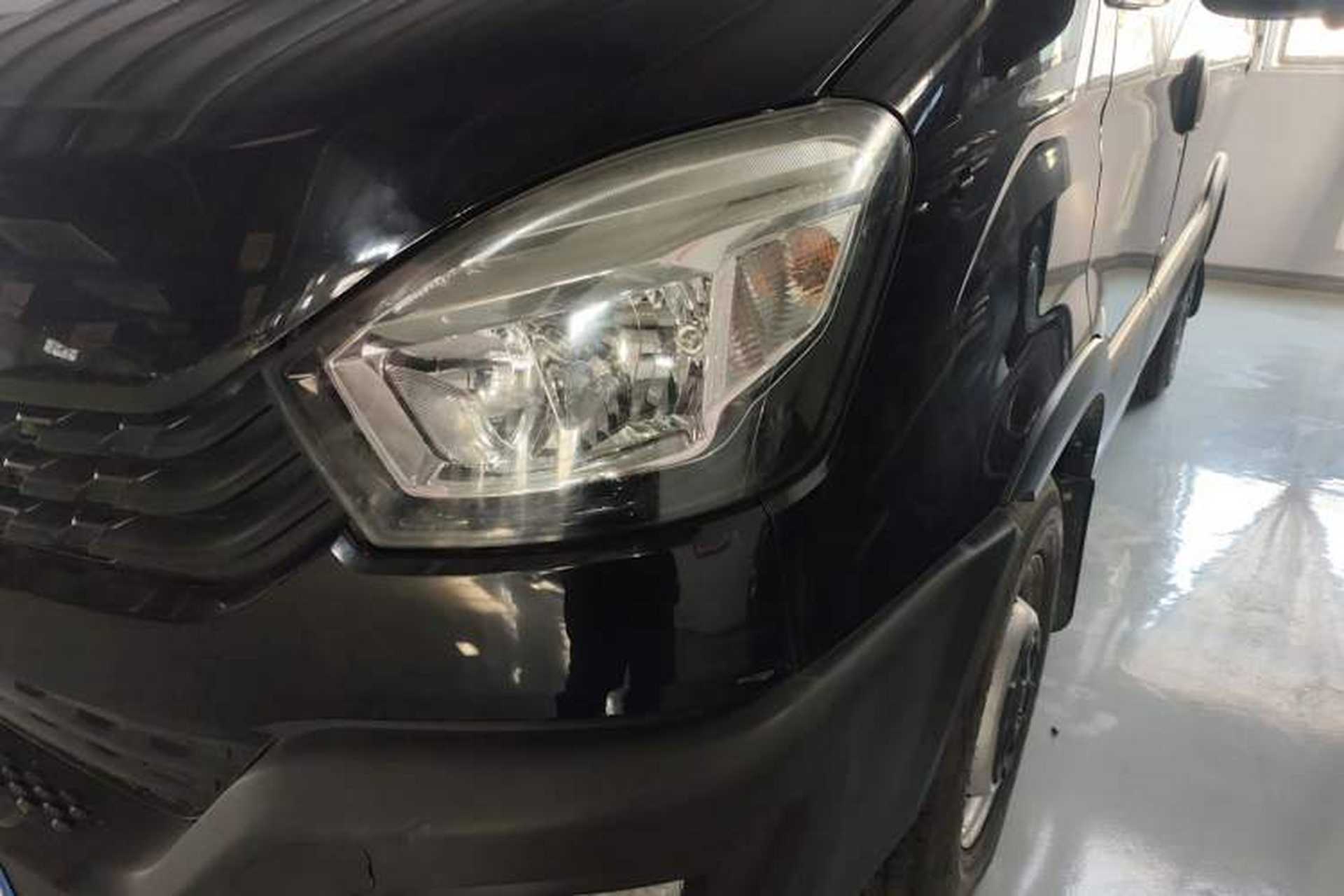 Used Iveco Eurocargo 2021 2.0T Manual Super-Rui Short Wheelbase Low-Roof Side-Hinged Door F1A Left Front Headlight
