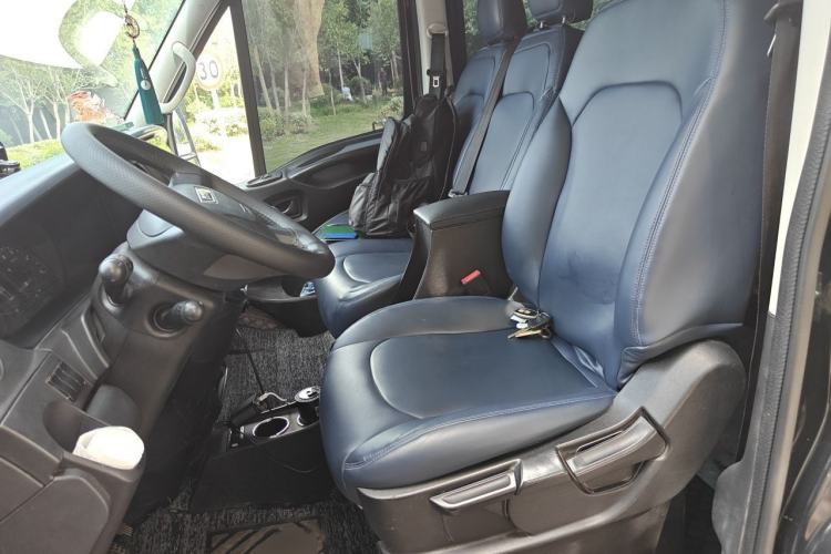 Used Iveco Eurocargo 2021 2.0T Manual Super-Rui Short Wheelbase Low-Roof Side-Hinged Door F1A Left Front Seat