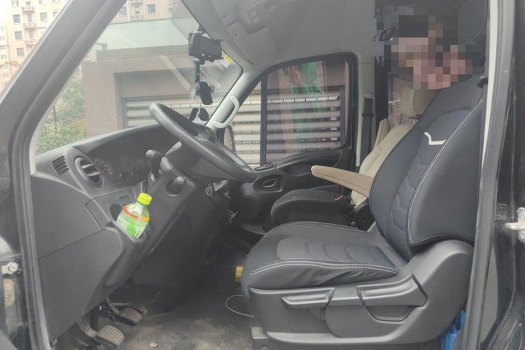 Used Iveco Eurocargo 2021 2.0T Manual Super Rui Long Wheelbase Short Overhang High Roof Side-Sliding Door F1A Left Front Seat