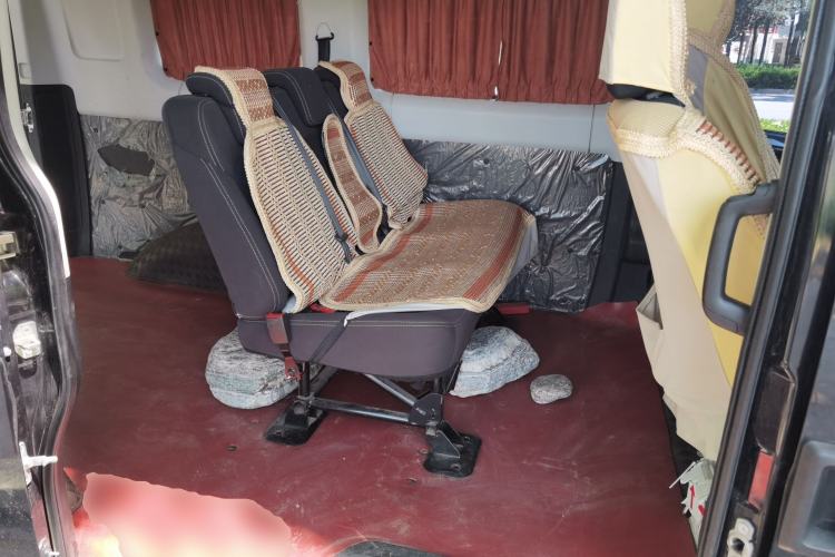 Used Iveco Eurocargo 2021 2.0T Manual Super Rui Short Wheelbase Low-Roof Manual Door F1A Left Rear Seat