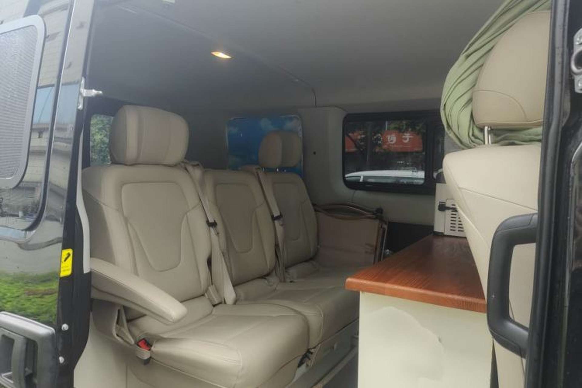 Used Iveco Eurocargo 2021 2.0T Manual Super-Rui Short Wheelbase Low-Roof Side-Hinged Door F1A Left Rear Seat