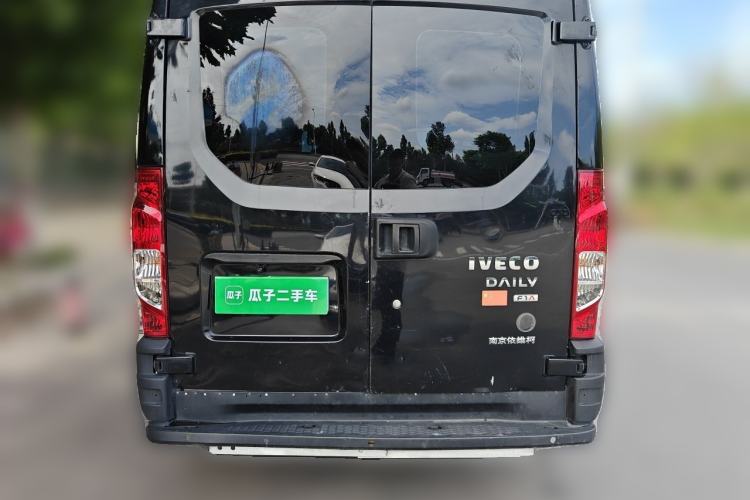 Used Iveco Eurocargo 2021 2.0T Manual Super-Rui Short Wheelbase Low-Roof Side-Hinged Door F1A Rear