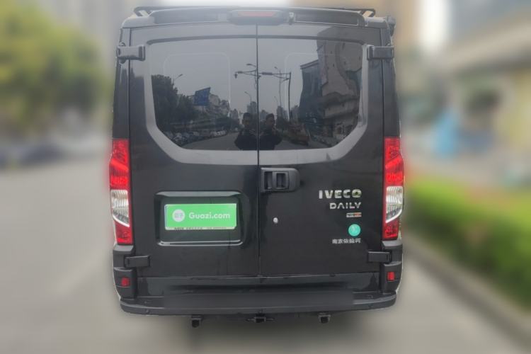 Used Iveco Eurocargo 2021 2.0T Manual Super-Rui Short Wheelbase Low-Roof Side-Hinged Door F1A Rear