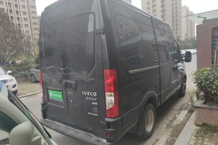 Used Iveco Eurocargo 2021 2.0T Manual Super Rui Long Wheelbase Short Overhang High Roof Side-Sliding Door F1A Rear Right 45 Deg