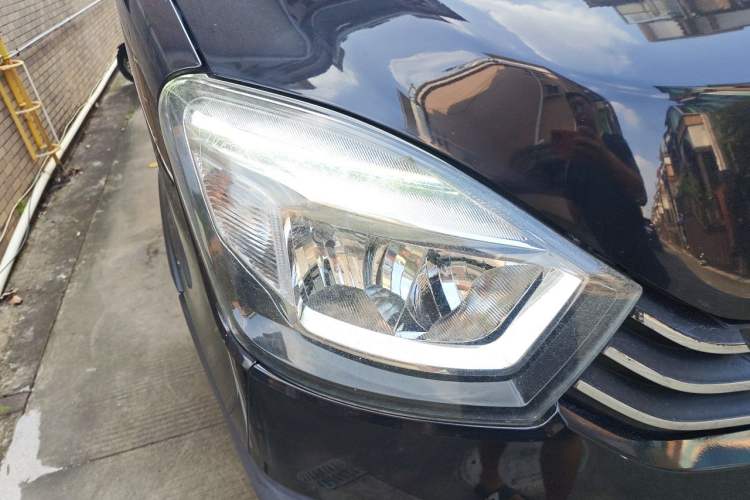 Used Iveco Eurocargo  Right Front Headlight