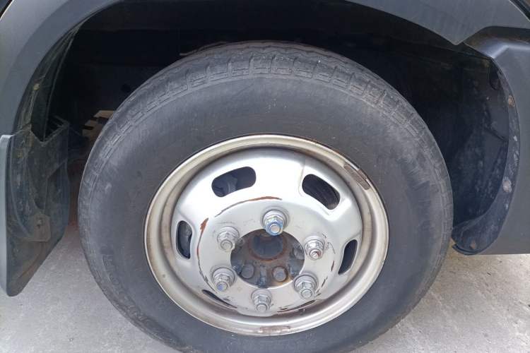 Used Iveco Eurocargo  Right Front Wheel Hub