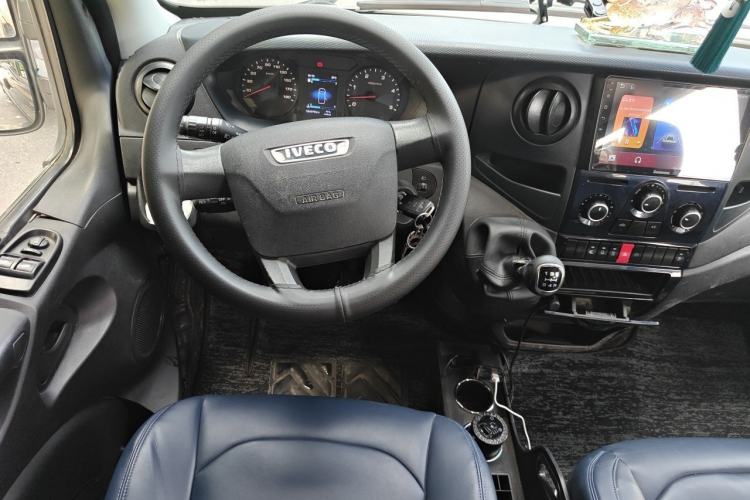 Used Iveco Eurocargo 2021 2.0T Manual Super-Rui Short Wheelbase Low-Roof Side-Hinged Door F1A Steering Wheel