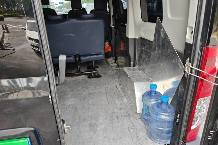 Used Iveco Eurocargo 2021 2.0T Manual Super-Rui Short Wheelbase Low-Roof Side-Hinged Door F1A Trunk