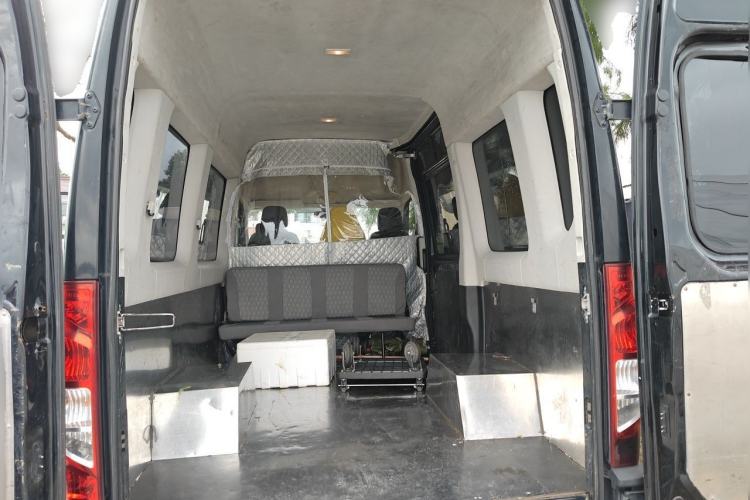 Used Iveco Eurocargo 2021 2.0T Manual - Yunrui Long Wheelbase Short Overhang High Roof Side-Sliding Door F1A Trunk