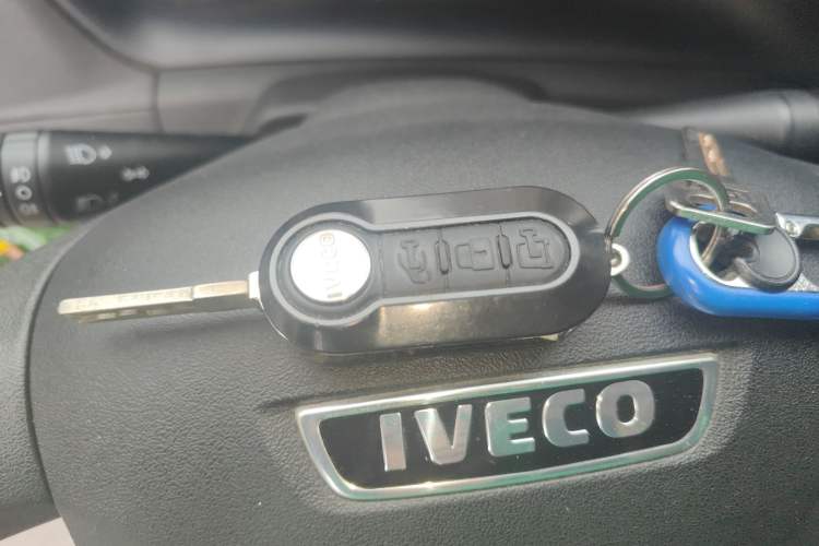 Used Iveco Eurocargo 2021 2.0T Manual Super Rui Long Wheelbase Short Overhang High Roof Side-Sliding Door F1A Vehicle Key