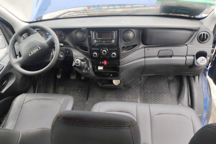 Used Iveco Eurocargo  Center Console