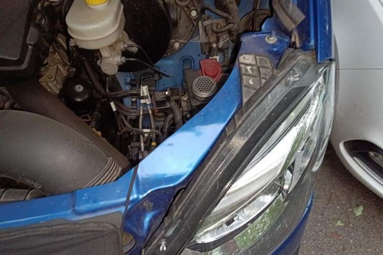 Used Iveco Eurocargo 2021 3.0T Automatic Chaorui Short Wheelbase High-Roof Manual Door F1C Engine Bay Left