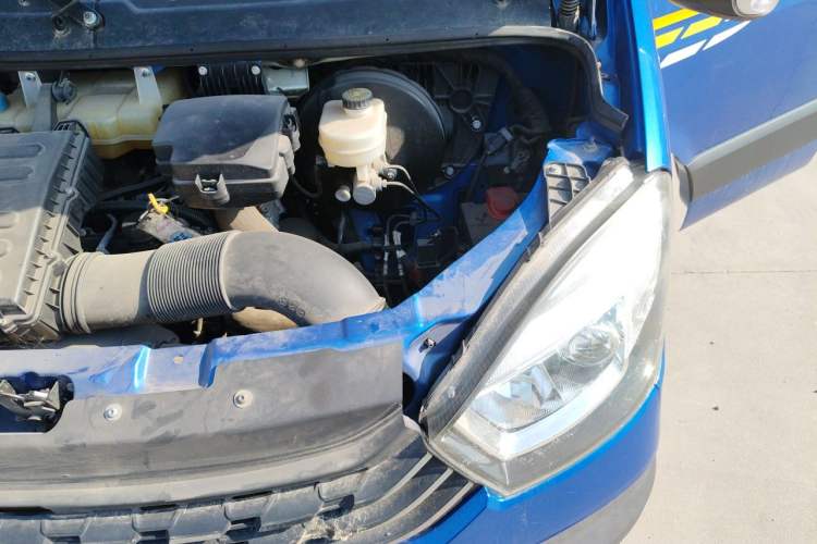 Used Iveco Eurocargo 2021 3.0T Automatic Chaorui Short Wheelbase High-Roof Side-Sliding Door F1C Engine Bay Left