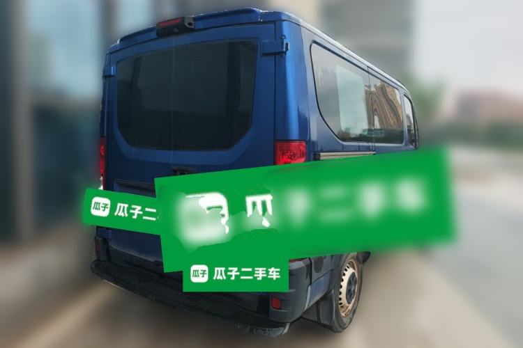 Used Iveco Eurocargo 2021 3.0T Automatic Chao Rui Short Wheelbase Low-Roof Side-Sliding Door F1C Exterior 5