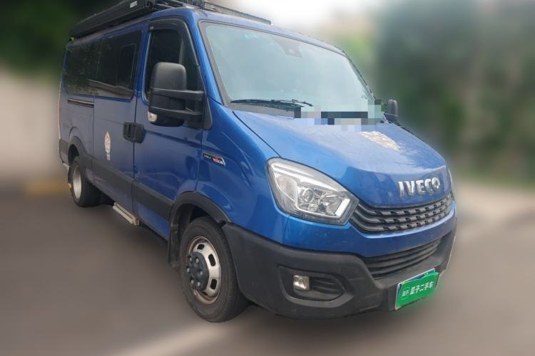 Used Iveco Eurocargo 2021 3.0T Automatic Chaorui Long Wheelbase Short Overhang Low Roof Side-Hinged Doors F1C Front Right 45 Deg
