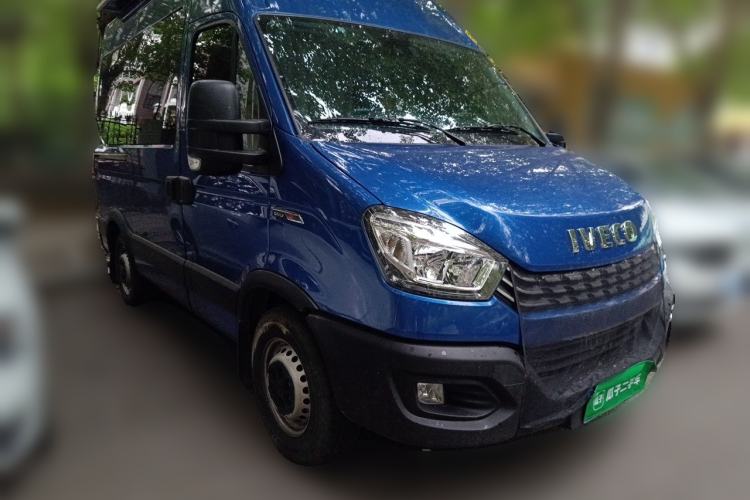 Used Iveco Eurocargo 2021 3.0T Automatic Chaorui Short Wheelbase High-Roof Manual Door F1C Front Right 45 Deg