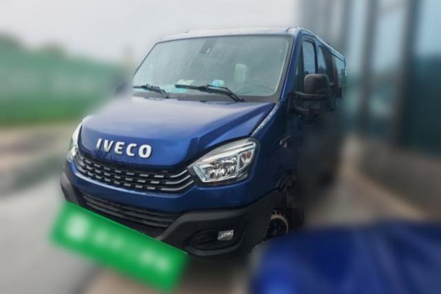 Used Iveco Eurocargo 2021 3.0T Automatic Chao Rui Short Wheelbase Low-Roof Side-Sliding Door F1C