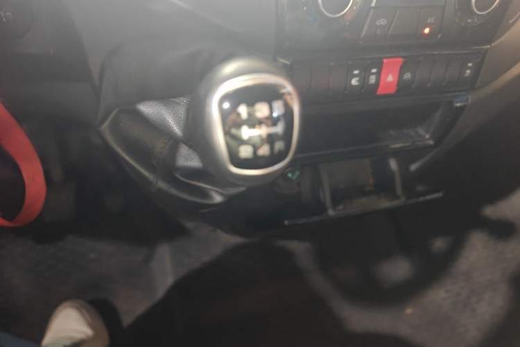 Used Iveco Eurocargo 2021 2.0T Manual Super Rui Long Wheelbase Short Overhang High Roof Side-Sliding Door F1A Gear Lever