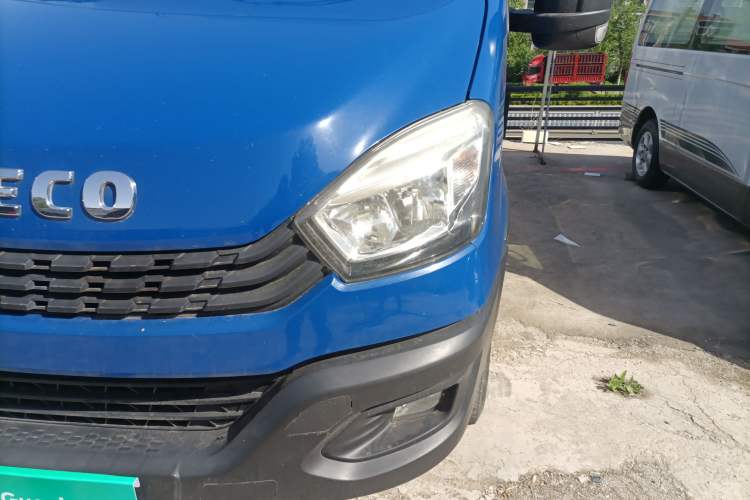 Used Iveco Eurocargo 2021 2.0T Manual Super Rui Short Wheelbase High-Roof Manual Door F1A Left Front Headlight