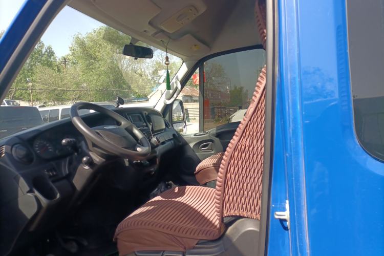 Used Iveco Eurocargo 2021 2.0T Manual Super Rui Short Wheelbase High-Roof Manual Door F1A Left Front Seat