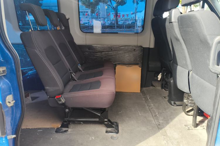 Used Iveco Eurocargo 2021 2.0T Manual Super-Rui Short Wheelbase High-Roof Side-Sliding Door F1A Left Rear Seat