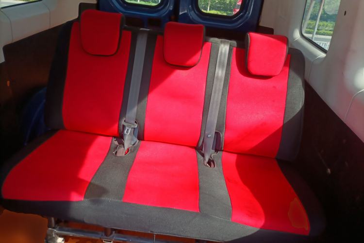 Used Iveco Eurocargo 2021 2.0T Manual Super Rui Short Wheelbase High-Roof Manual Door F1A Left Rear Seat