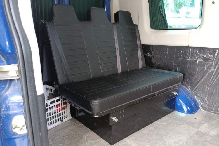 Used Iveco Eurocargo 2021 2.0T Manual Super-Rui Short Wheelbase High-Roof Side-Sliding Door F1A Left Rear Seat