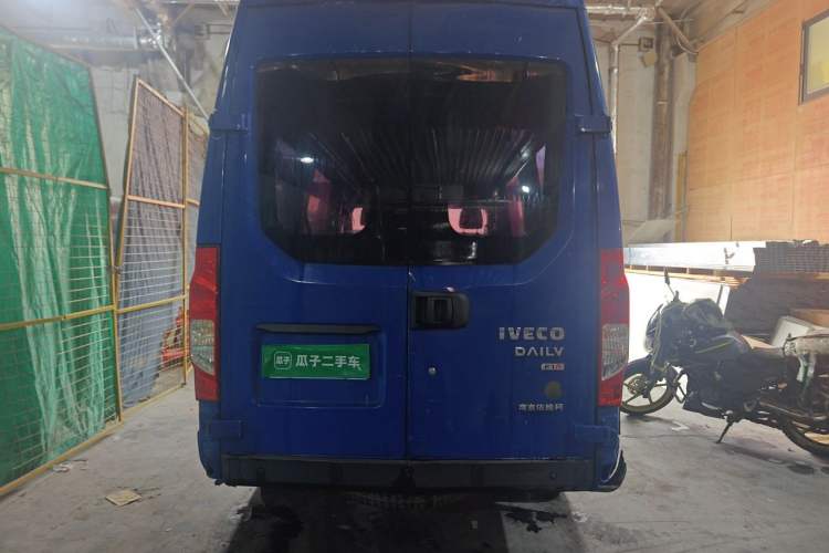 Used Iveco Eurocargo 2021 2.0T Manual Super Rui Long Wheelbase Short Overhang High Roof Side-Sliding Door F1A Rear