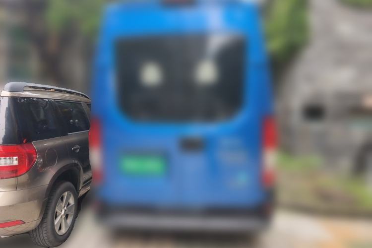 Used Iveco Eurocargo 2021 3.0T Automatic Yunrui Short-Wheelbase High-Roof Side-Sliding Door F1C Rear